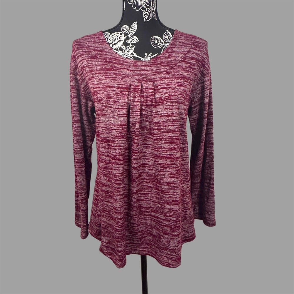 Yak & Yeti - Long Sleeve V-Neck - Relaxed Fit Shirt - Women’s Medium